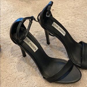steve madden black heel size 6. never worn.